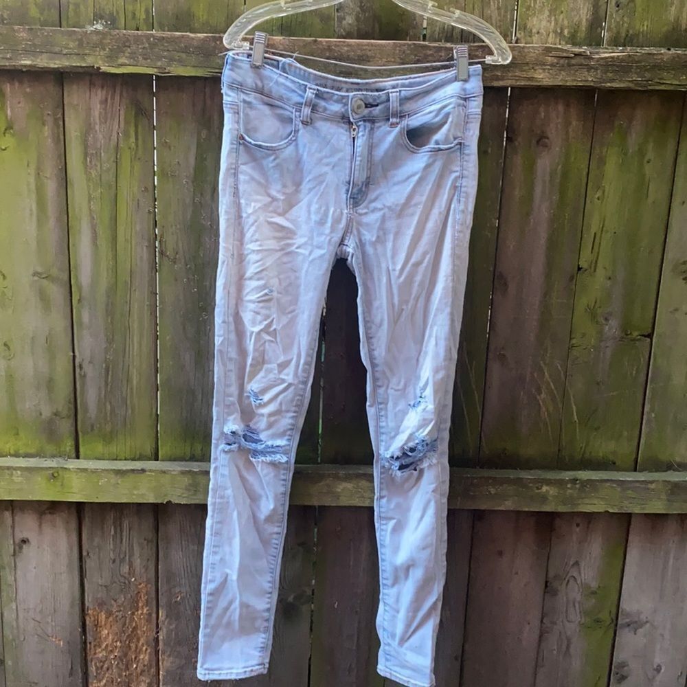 American Eagle Outfitters distressed skinny jeans sz. 10